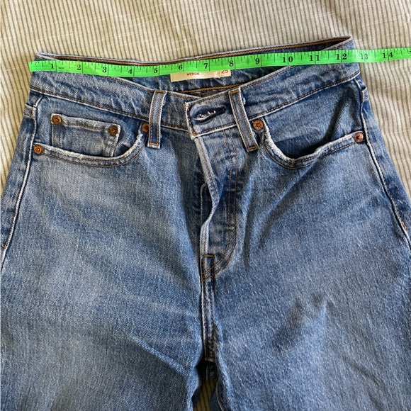 Levi’s wedgie jeans - Picture 2 of 5